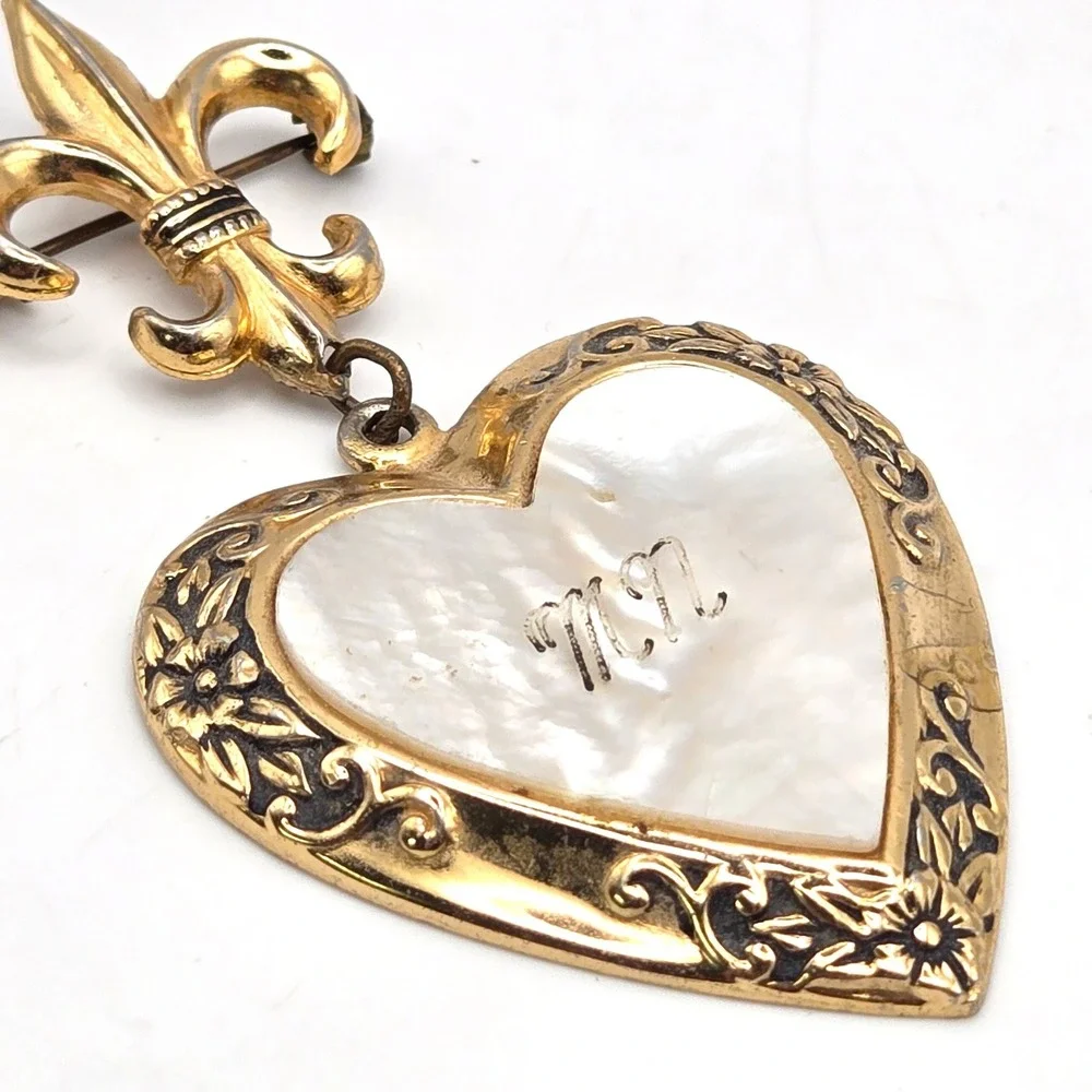 Vintage Brooch Fleur-de-lis Mother of Pearl‎ Heart Monogram MN Gold Tone Pin 60s